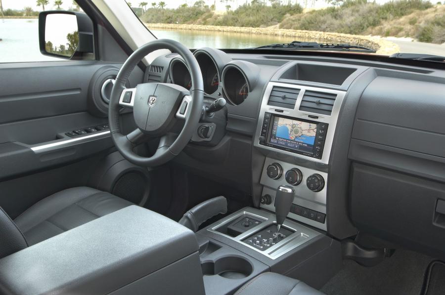  Dodge Nitro 2007 года  (фото 4 из 152)